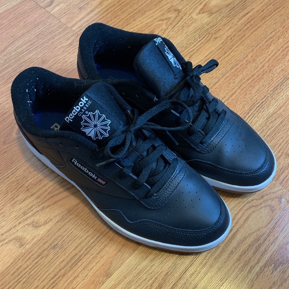 Black Reebok Classic - Picture 1 of 4